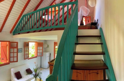 Sainte-Rose Casa | Homerez - Casa encantadora con piscina - Sainte-Rose