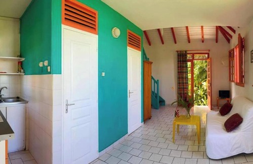 Sainte-Rose Casa | Homerez - Casa encantadora con piscina - Sainte-Rose