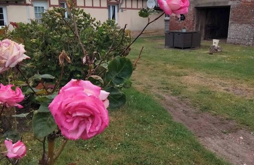Tocqueville-sur-Eu Casa | Homerez - Acogedora Casa en Petit-Caux con Jardín
