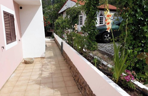 Monchique Casa | Homerez - Casa encantadora en Monchique con piscina compartida