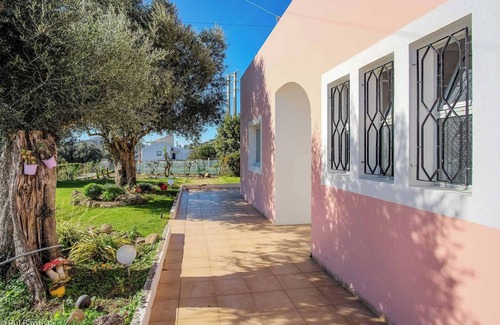 Monchique Casa | Homerez - Casa encantadora en Monchique con piscina compartida