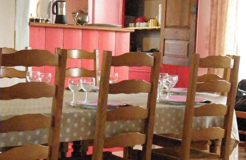 Berville Casa | Homerez - Casa encantadora en Berville con jardín
