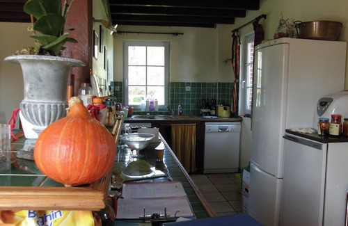 Berville Casa | Homerez - Casa encantadora en Berville con jardín