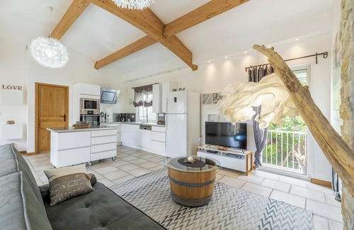 Poussan Casa | Homerez - Casa encantadora en Poussan con jardín privado