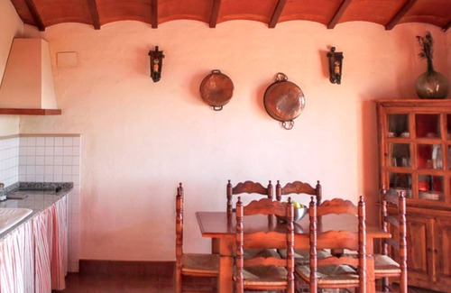 Estepa Casa | Homerez - Casa encantadora en Estepa con piscina compartida