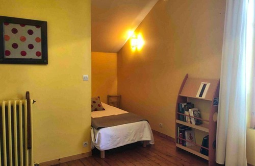 Compiègne Casa | Homerez - Charming House in Brunoy with Private Garden
