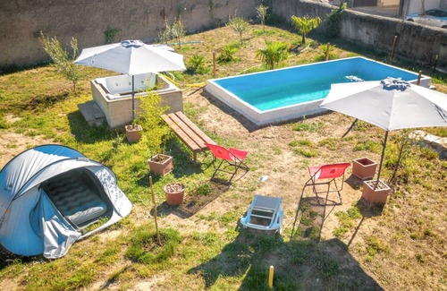 Vitigudino Villa | Homerez - Encantadora Villa Cerca de Vitigudino con Piscina Compartida