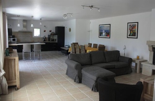 Le Beaucet Villa | Homerez - Villa encantadora en Le Beaucet con piscina privada