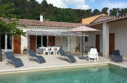 Le Beaucet Villa | Homerez - Villa encantadora en Le Beaucet con piscina privada