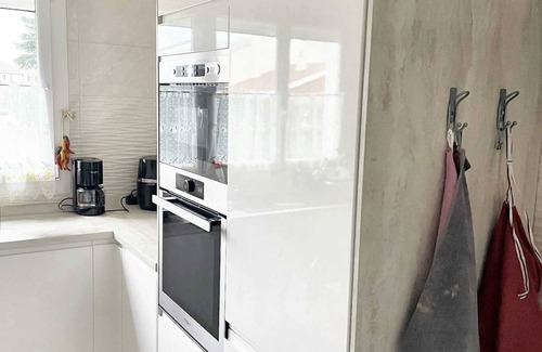 Les Templiers Villa | Homerez - Villa encantadora en Élancourt con jardín privado