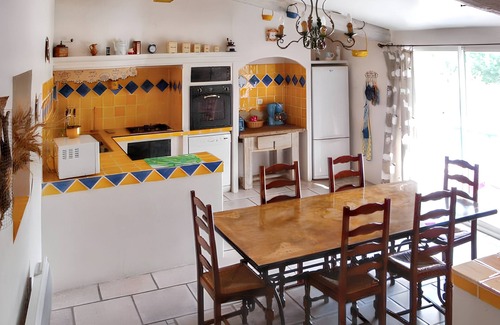 Saint-Michel-l'Observatoire Villa | Homerez - Encantadora Villa en Dauphin con Piscina Privada