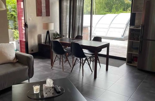 Plouigneau Villa | Homerez - Villa elegante en Plouigneau con piscina privada