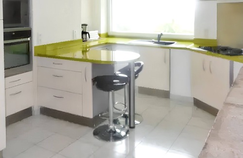 Compolibat Casa | Homerez - Casa para 12 pers. con jardín, terraza y balcón en Compolibat