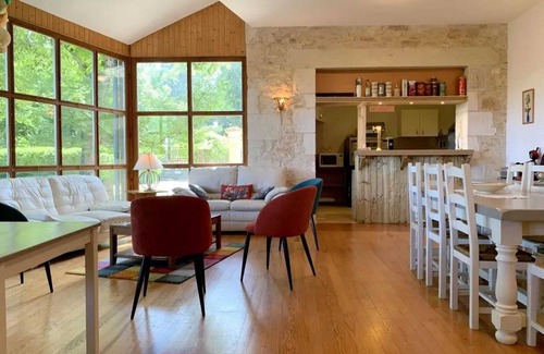Duravel Casa | Homerez - Comfortable House with Shared Pool in Duravel