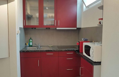 Bevaix Apartamento | Homerez - Estudio confortable en Bevaix con vista a la montaña - 30 m² + Spa
