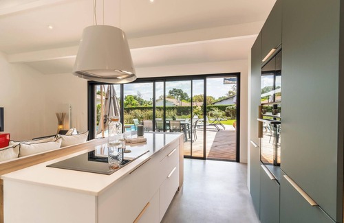 Seignosse Villa | Homerez - Villa cómoda en Seignosse con piscina privada