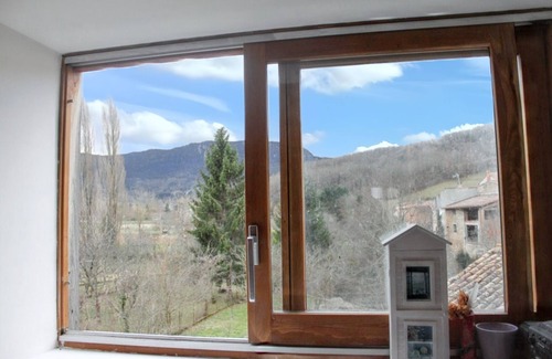 Puivert Casa | Homerez - Casa rural con vista a la montaña en Puivert.
