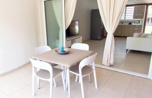 Sainte-Anne Casa | Homerez - Casa acogedora con spa y sauna en Sainte-Anne