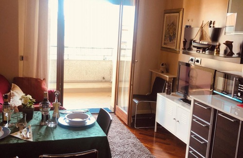 Monza Apartamento | Homerez - Apartamento elegante en Monza con vista al jardín