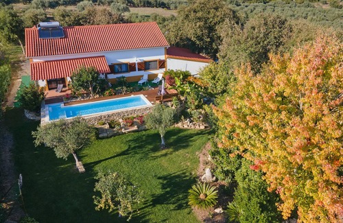 Camparca Villa | Homerez - Villa elegante en Carcavelos con piscina privada