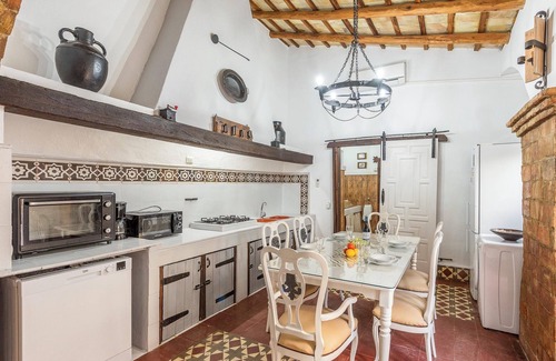 Penaflor Villa | Homerez - Villa elegante en Peñaflor con piscina privada