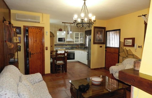 Padul Villa | Homerez - Villa elegante en Padul con piscina privada
