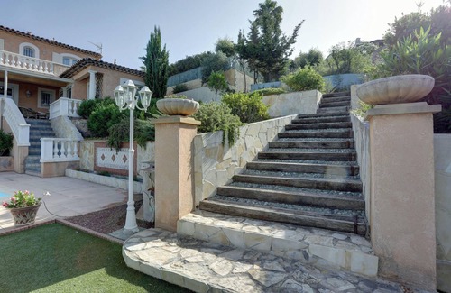Frejus Villa | Homerez - Villa elegante en Fréjus, Piscina privada
