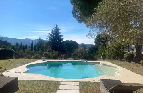 Palaja Villa | Homerez - Villa excepcional en Palaja con piscinas interiores y exteriores