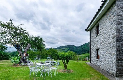 Cangas de Onís Casa | Homerez - Casa familiar, Isongo, chimenea