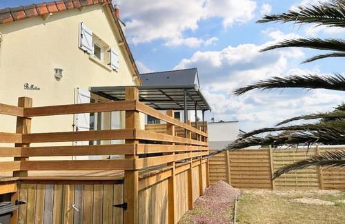 Denneville Casa | Homerez - Casa Familiar con Jardín
