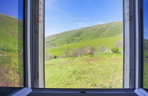 Cheylade Casa | Homerez - Casa de campo con vista a la montaña en Cheylade