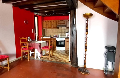 Saint-Amand-en-Puisaye Casa | Homerez - Casa para 4 pers. con jardín y terraza en Saint-Amand-en-Puisaye