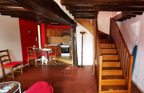 Saint-Amand-en-Puisaye Casa | Homerez - Casa para 4 pers. con jardín y terraza en Saint-Amand-en-Puisaye