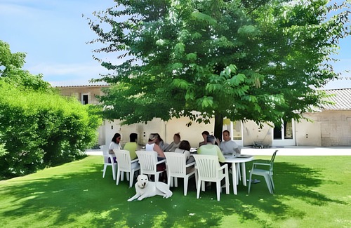 Saint-Vincent-la-Chatre Casa | Homerez - Casa en Saint-Vincent-la-Châtre