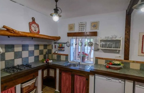 Chimeneas Villa | Homerez - Gran Villa en Chimeneas, piscina privada