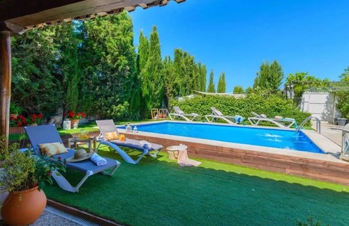 Chimeneas Villa | Homerez - Gran Villa en Chimeneas, piscina privada