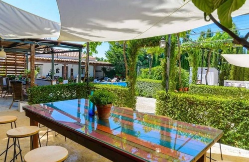Chimeneas Villa | Homerez - Gran Villa en Chimeneas, piscina privada