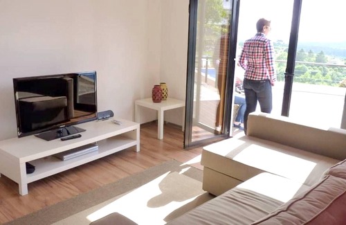 Vila Nova de Cerveira Casa | Homerez - Casa a 10 km de la playa para 4 pers. con piscina y terraza en Prado