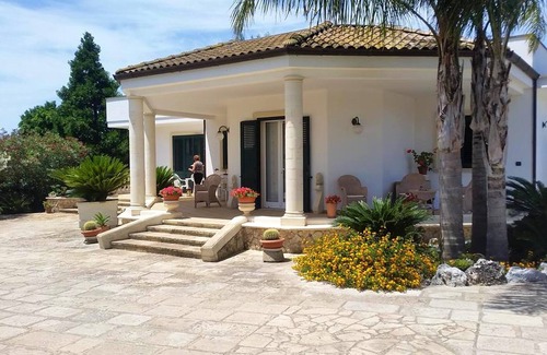 Muro Leccese Casa | Homerez - Casa a 16 km de la playa con piscina compartida, jacuzzi y jardín
