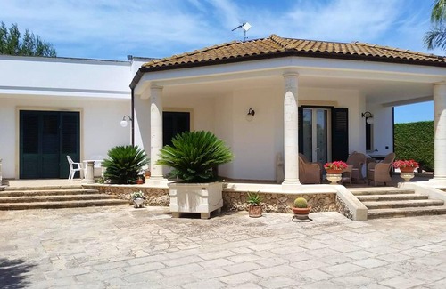 Muro Leccese Casa | Homerez - Casa a 16 km de la playa con piscina compartida, jacuzzi y jardín