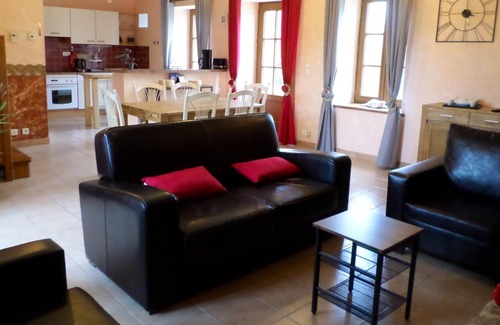 Pleven Casa | Homerez - Bonita casa a 16 km de la playa para 8 pers. con terraza en Pléven