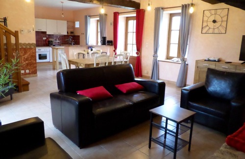 Pleven Casa | Homerez - House 16 km away from the beach for 8 ppl. with terrace at Pléven