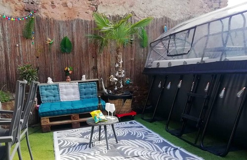 Wangen Casa | Homerez - Casa para 4 pers. con piscina, jacuzzi, jardín y terraza en Wangen