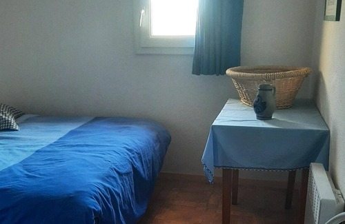 Eyguieres Casa | Homerez - House for 5 ppl. with shared pool, garden and terrace at Eyguières