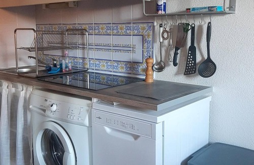 Eyguieres Casa | Homerez - House for 5 ppl. with shared pool, garden and terrace at Eyguières