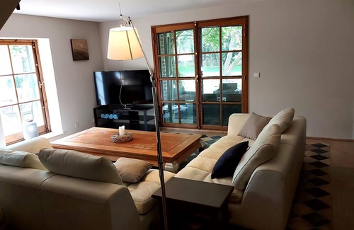 Eprave Casa | Homerez - House for 8 ppl. with garden, terrace and balcony at Rochefort