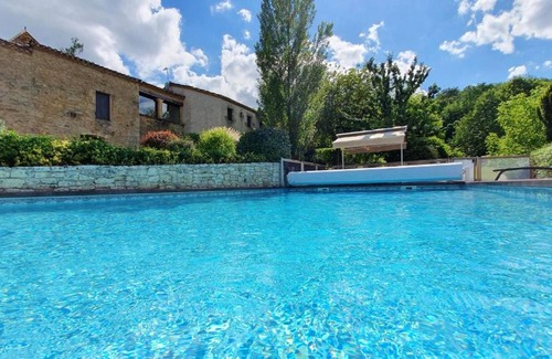 Puy-l'Eveque Casa | Homerez - Casa para 6 pers. con piscina compartida y terraza en Puy-l'Évêque