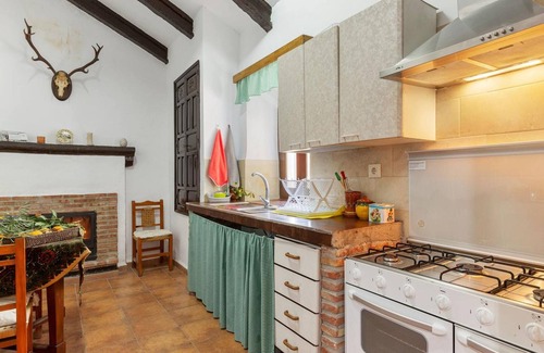Albanchez de Magina Casa | Homerez - Casa para 6 pers. con piscina y jardín en Albanchez de Mágina