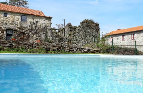 Meada Casa | Homerez - Casa en Águeda, piscina compartida