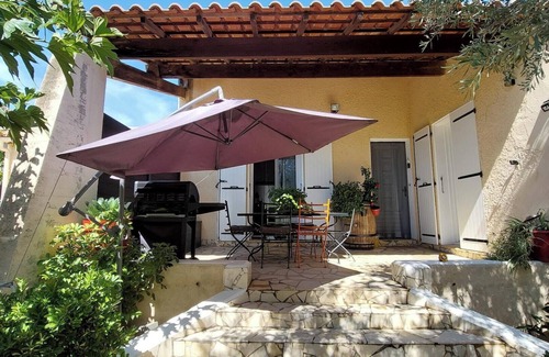 Autignac Casa | Homerez - Casa en Autignac, jardín y vista a la montaña
